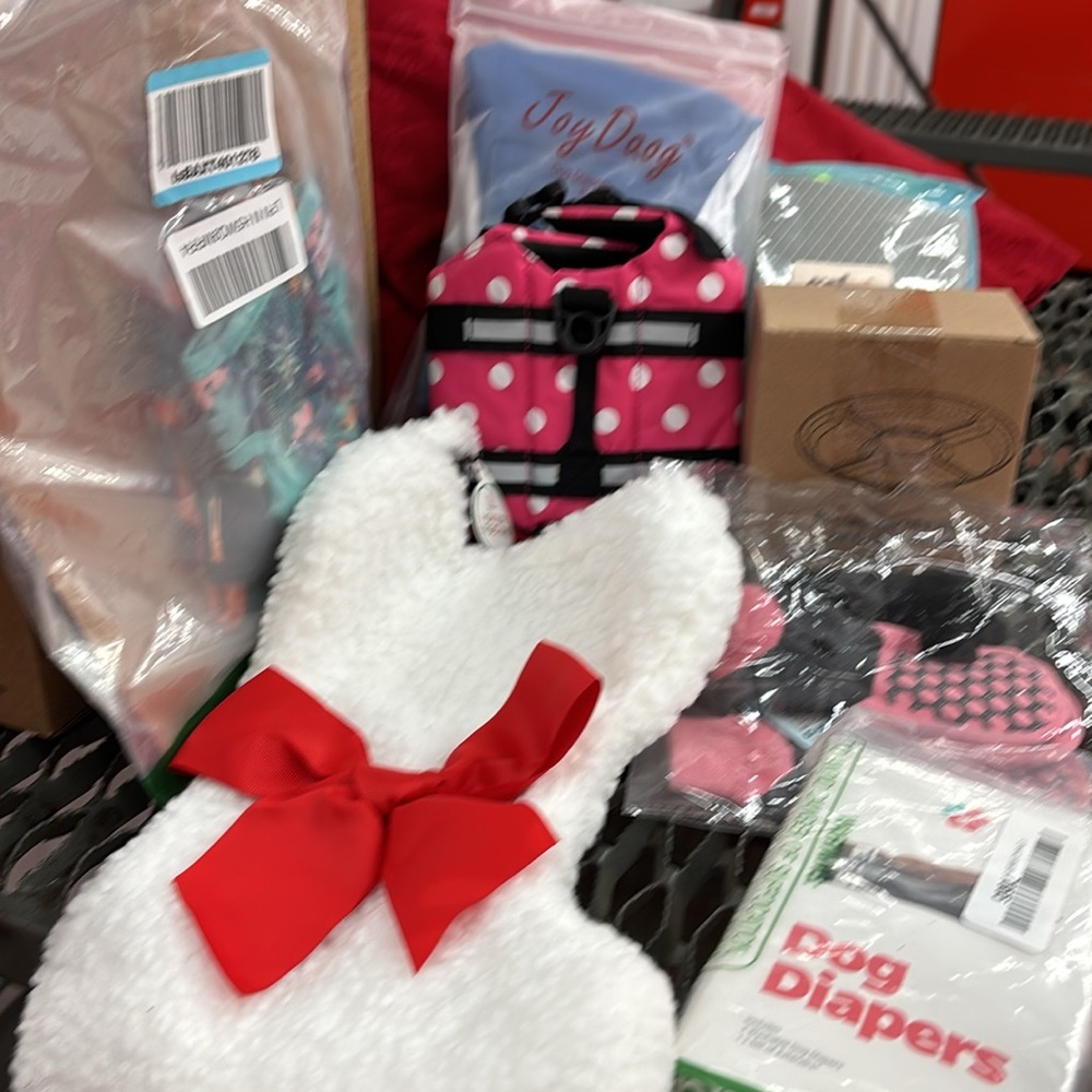 Dog & Cat Pet Bundle Box